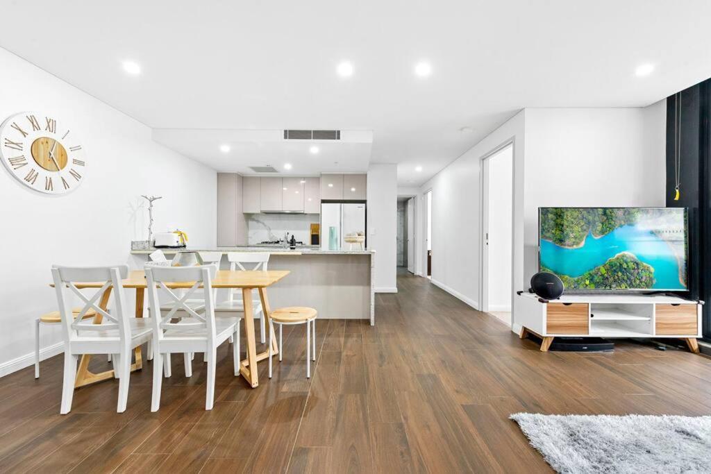 Four Bedroom Apartment With Facilities In Olympic Park Sydney Exterior foto
