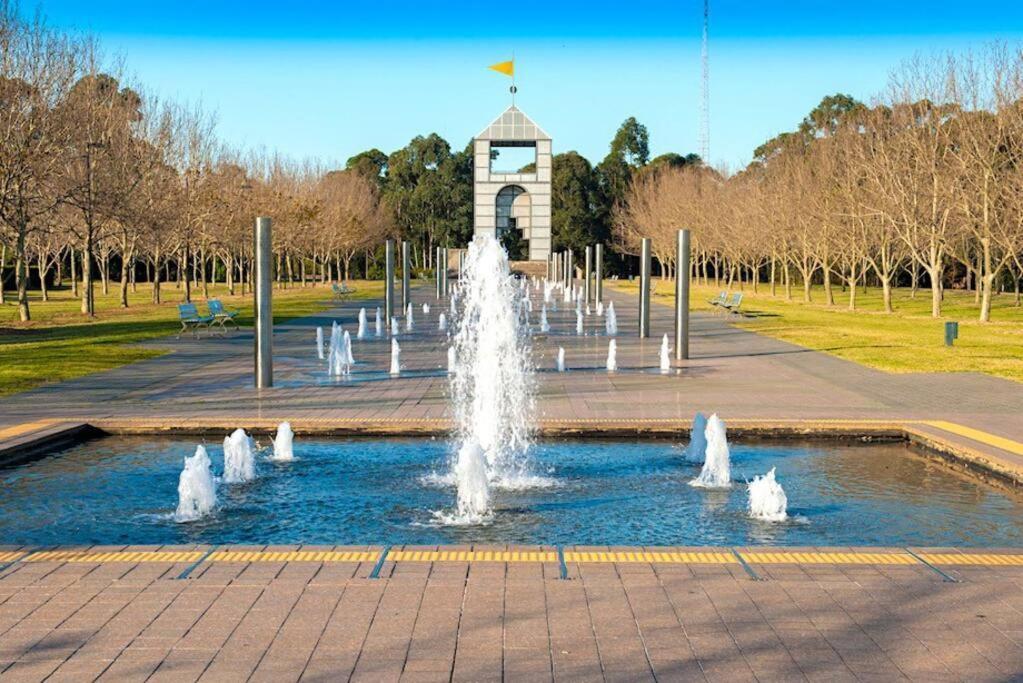 Four Bedroom Apartment With Facilities In Olympic Park Sydney Exterior foto