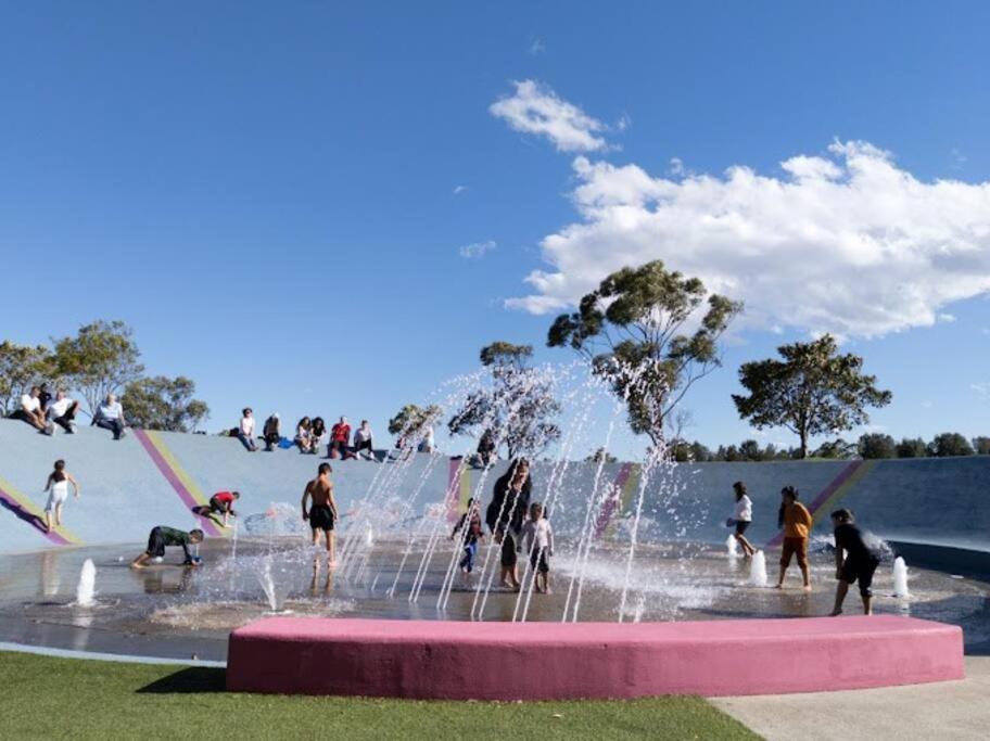 Four Bedroom Apartment With Facilities In Olympic Park Sydney Exterior foto