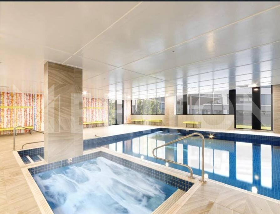 Four Bedroom Apartment With Facilities In Olympic Park Sydney Exterior foto